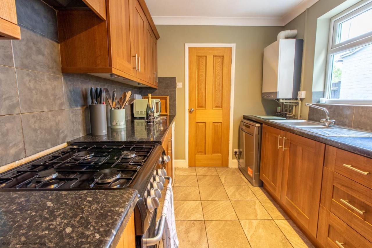 Modern Coastal Home Sleeping 5 - 2 Minute Walk To Pakefield Beach, Suffolk 외부 사진