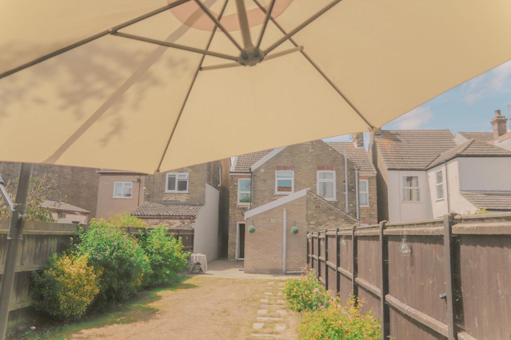 Modern Coastal Home Sleeping 5 - 2 Minute Walk To Pakefield Beach, Suffolk 외부 사진